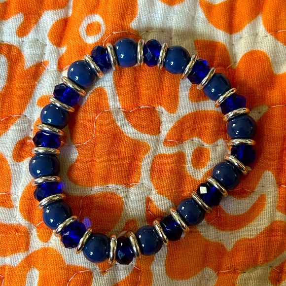 Jewelry - 🌊beautiful blue beaded bracelet🌊